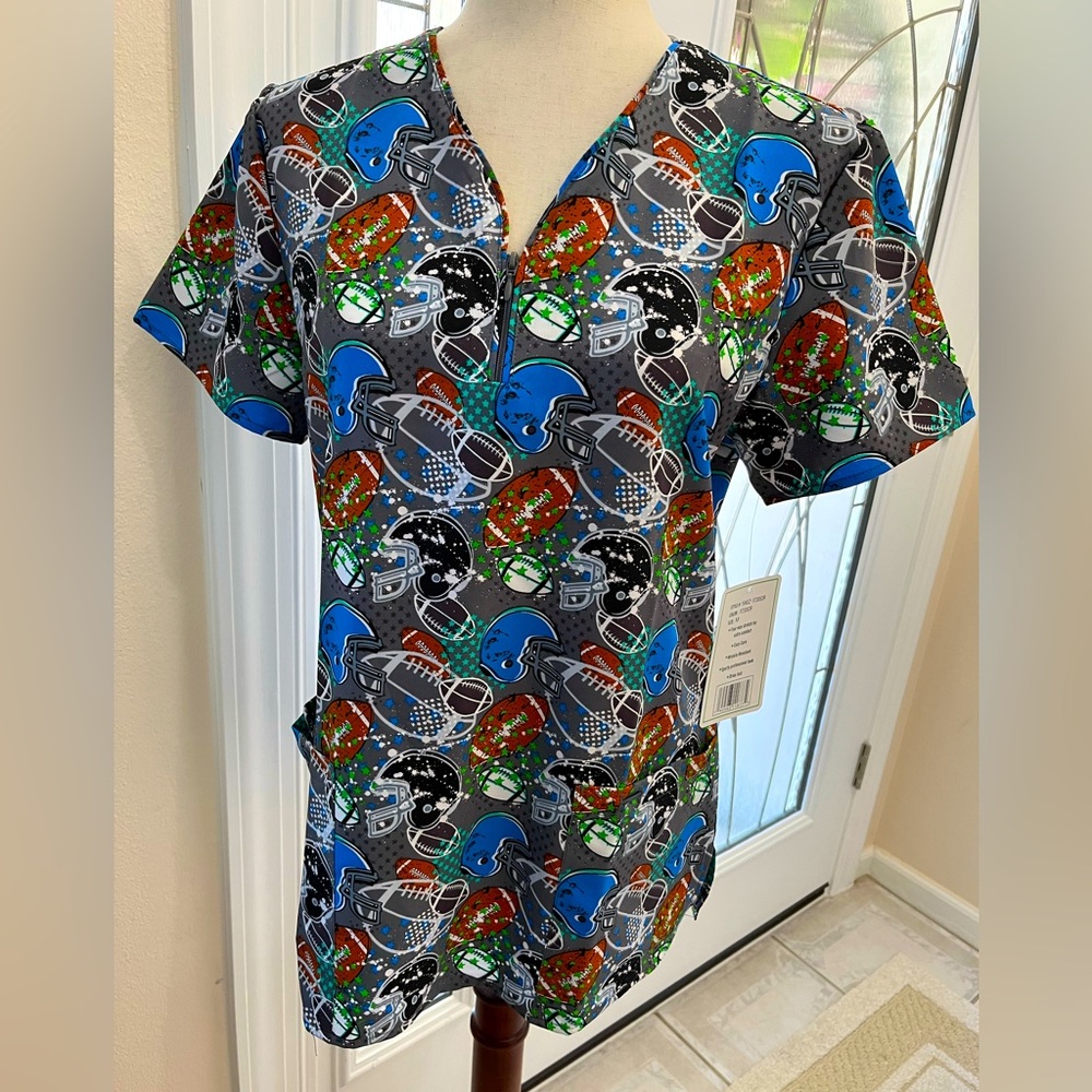 FOOTBALL GT performance Scrub Top, NWT